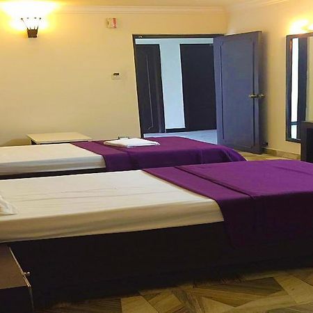 Aditya Palace Hotel Rajahmundry Ngoại thất bức ảnh