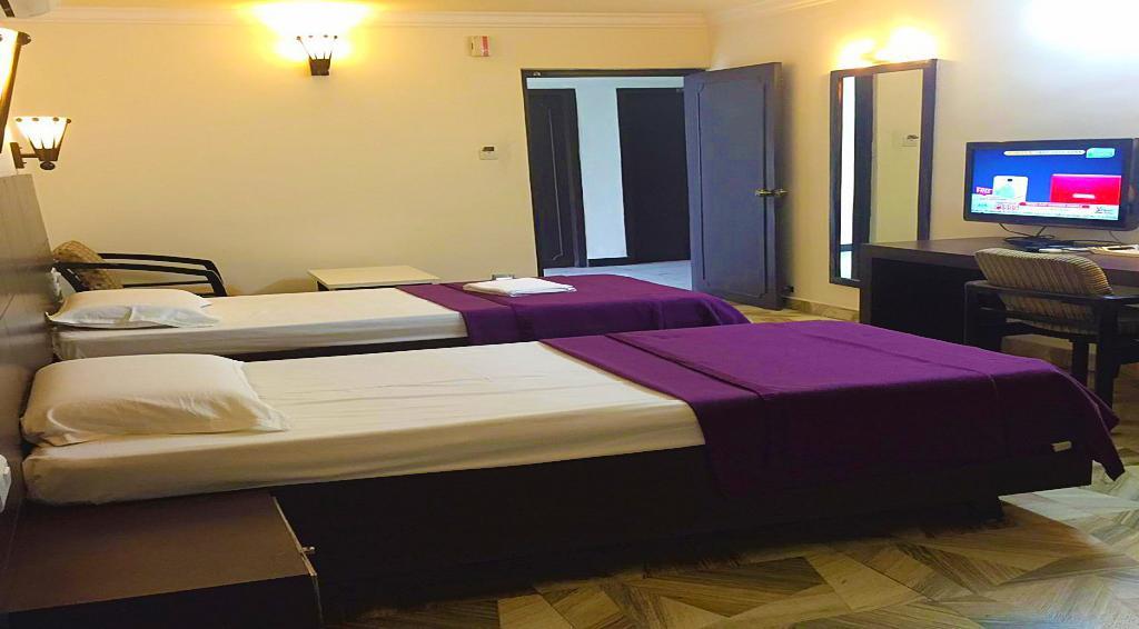 Aditya Palace Hotel Rajahmundry Ngoại thất bức ảnh