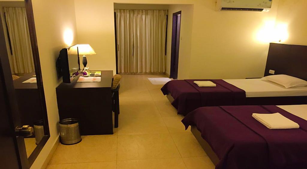 Aditya Palace Hotel Rajahmundry Ngoại thất bức ảnh